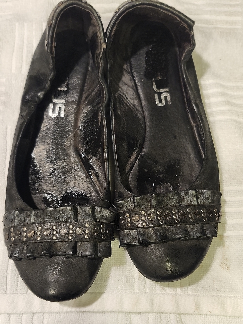 Black Women's Flat Slip-On Shoes with Studded Ruffle Trim